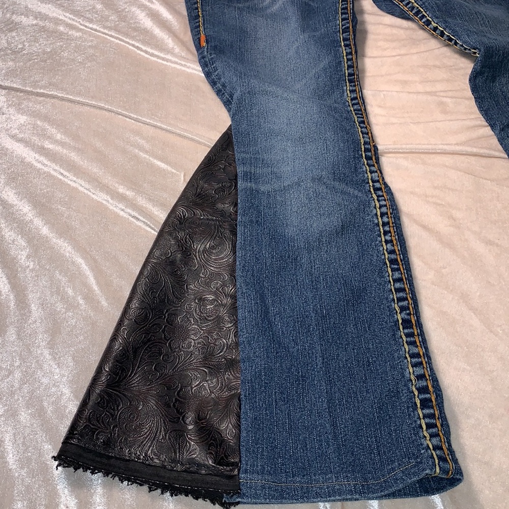 SOLD True religion size 28 Johnny Super T Flared/bell bottom - Picture 7 of 13